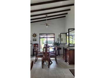 SE VENDE CASA CAMPESTRE EN EL CAIMO