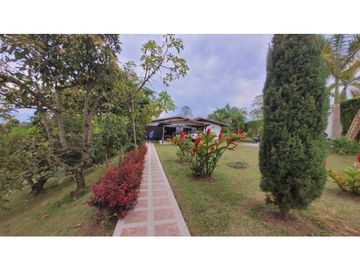 SE VENDE CASA CAMPESTRE EN EL CAIMO