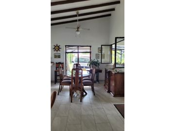 SE VENDE CASA CAMPESTRE EN EL CAIMO