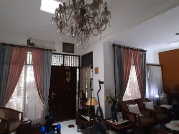 Harus Cepat Laku! Rumah dekat Pondok Indah Mall 2 Nego Sampai Deal