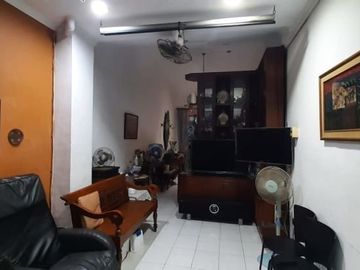 Harus Cepat Laku! Rumah dekat Pondok Indah Mall 2 Nego Sampai Deal