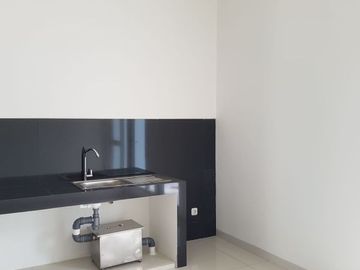 Rumah Mewah Alam Sutera Orlando Dekat Tol Mall Semi Furnish 2 Lantai