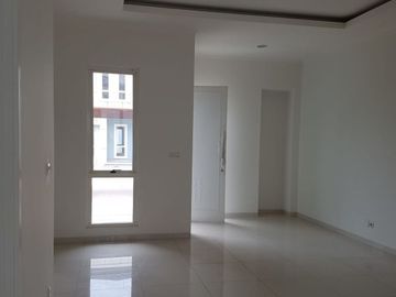 Rumah Mewah Alam Sutera Orlando Dekat Tol Mall Semi Furnish 2 Lantai