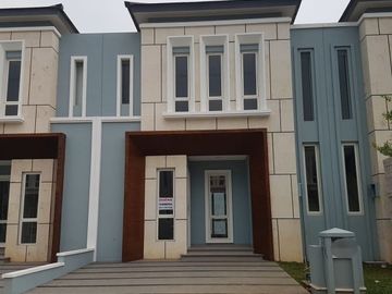 Rumah Mewah Alam Sutera Orlando Dekat Tol Mall Semi Furnish 2 Lantai
