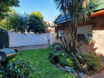 HERMOSA CASA EN VENTA 4 AMBIENTES CON GRAN JARDIN, CHILAVERT