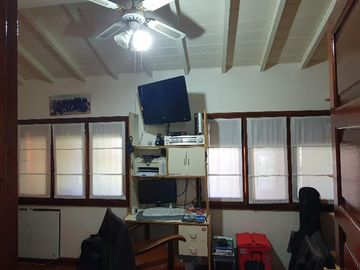 HERMOSA CASA EN VENTA 4 AMBIENTES CON GRAN JARDIN, CHILAVERT
