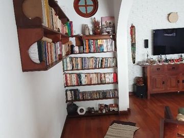 HERMOSA CASA EN VENTA 4 AMBIENTES CON GRAN JARDIN, CHILAVERT