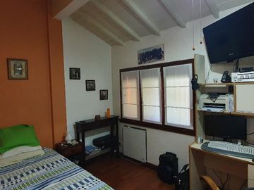 HERMOSA CASA EN VENTA 4 AMBIENTES CON GRAN JARDIN, CHILAVERT