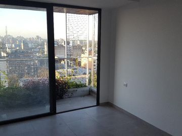 Increíble departamento de 2 dormitorios con terraza y cochera en Gral. Paz al 100