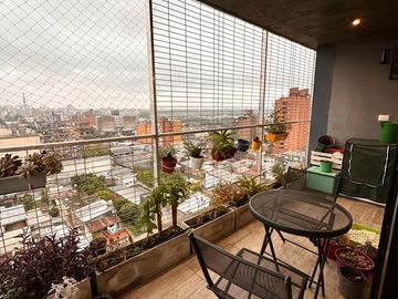 Increíble departamento de 2 dormitorios con terraza y cochera en Gral. Paz al 100