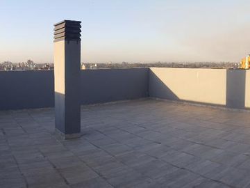 Increíble departamento de 2 dormitorios con terraza y cochera en Gral. Paz al 100