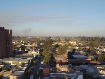 Increíble departamento de 2 dormitorios con terraza y cochera en Gral. Paz al 100