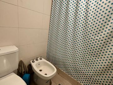 Increíble departamento de 2 dormitorios con terraza y cochera en Gral. Paz al 100