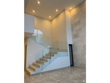 Casa Venta Bosques de Las Misiones con Hab PB, Santiago