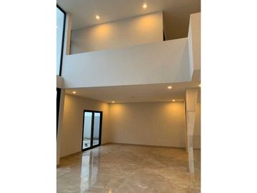 Casa Venta Bosques de Las Misiones con Hab PB, Santiago