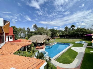 Casa en Venta Atlixco, Puebla con Alberca, Palapa y Jardín en Área Común