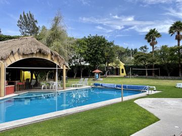 Casa en Venta Atlixco, Puebla con Alberca, Palapa y Jardín en Área Común