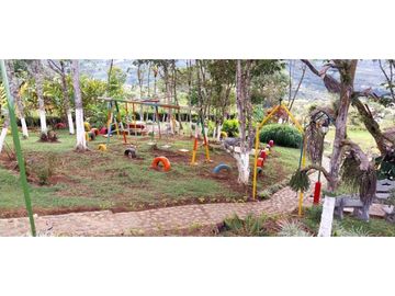FINCA AMOBLADA CON 3 RESIDENCIAS Y OPCIONES DE ESPARCIMIENTO