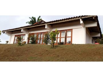 FINCA AMOBLADA CON 3 RESIDENCIAS Y OPCIONES DE ESPARCIMIENTO