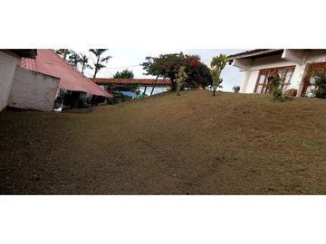 FINCA AMOBLADA CON 3 RESIDENCIAS Y OPCIONES DE ESPARCIMIENTO