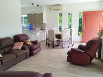 Dos Mangas Beautiful Retreat: Se Vende Casa Cerca del Mar en Dos Mangas