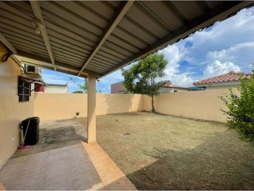 Se vende casa en La Arboleda, Clusters Los Olivos