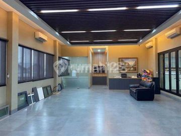 Disewakan Gudang Gandeng dan Kantor Mewah Full Interior dan Tidak Banjir Siap Pakai