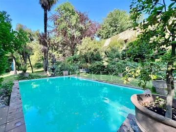 Casa en venta de 665m2 en Lo Barnechea