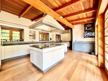 Casa en venta de 665m2 en Lo Barnechea