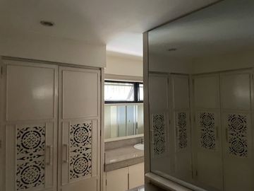 4-BEDROOM HOUSE AND LOT FOR LEASE IN MAGALLANES VILLAGE MAKATI