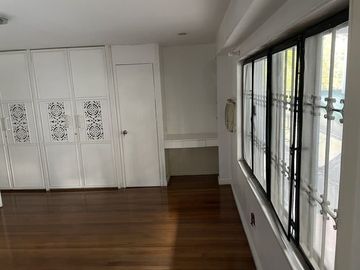 4-BEDROOM HOUSE AND LOT FOR LEASE IN MAGALLANES VILLAGE MAKATI