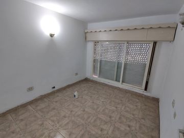 Casa con Departamento en venta en Gregorio de Laferrere