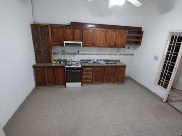 Casa con Departamento en venta en Gregorio de Laferrere