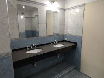 Casa con Departamento en venta en Gregorio de Laferrere