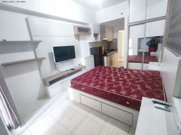 Apt. Bale Hinggil View Pool Full Furnish