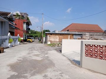 Dijual Cepat Tanah Jogja Luas 111 m2 Dekat Jalan Godean km.6