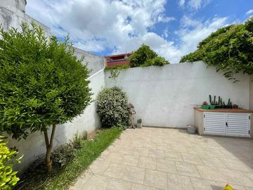 Casa PH en venta en Haedo Sur