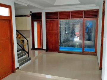 Rumah 2 lantai area Margacinta dekat gerbang Margahayu