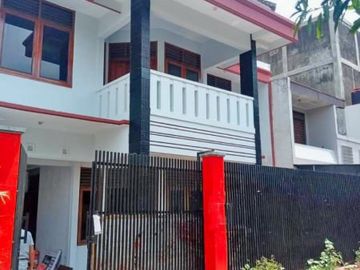 Rumah 2 lantai area Margacinta dekat gerbang Margahayu