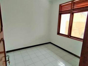 Rumah 2 lantai area Margacinta dekat gerbang Margahayu