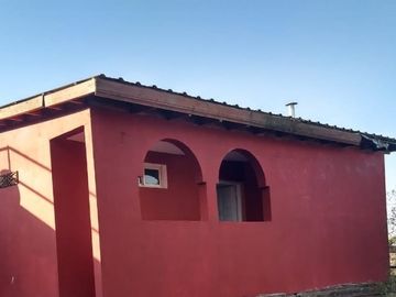 PROMOCIÃN DOLARES 60.000! Casa de 1 dormitorio y amplio terreno con increible vista al lago