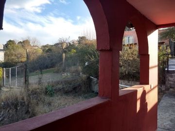 PROMOCIÃN DOLARES 60.000! Casa de 1 dormitorio y amplio terreno con increible vista al lago