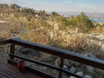 PROMOCIÃN DOLARES 60.000! Casa de 1 dormitorio y amplio terreno con increible vista al lago