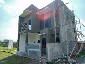 Pilihan Terbaik Rumah 2 Lantai Di Taman Edelweis Buntalan
