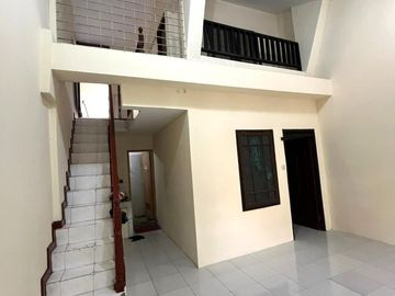 Dijual Rumah 2 Lantai Lokasi Samping Kampus STAN 8993