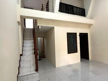 Dijual Rumah 2 Lantai Lokasi Samping Kampus STAN 8993
