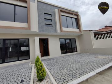 Villa Casa Edificio de venta en Charasol-condominio el Altor – código:20666
