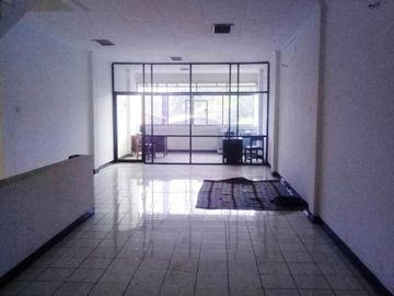Jual Murah Ruko Strategis Jalan Raya Surotokunto Karawang Timur