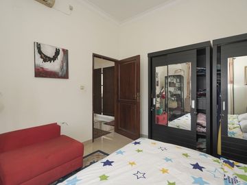 Rumah Hadap Timur LB 550 SHM 10 Menit ke Kota Kasablanka J-40769