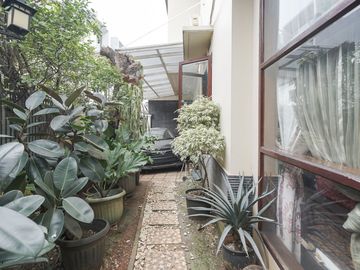 Rumah Hadap Timur LB 550 SHM 10 Menit ke Kota Kasablanka J-40769